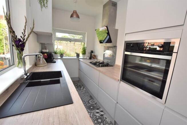 Superb Contemporary Kitchen