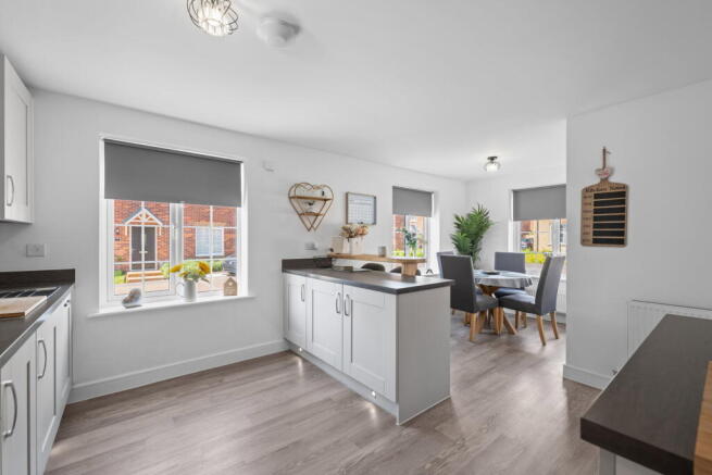 4 bed Detached for sale Image 4