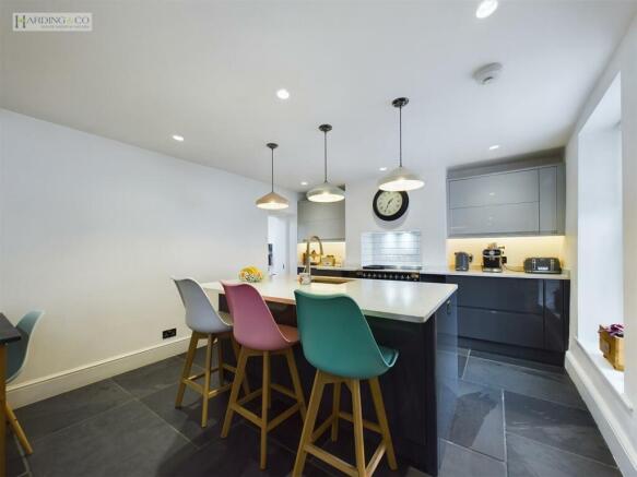 Kitchen .1.jpg