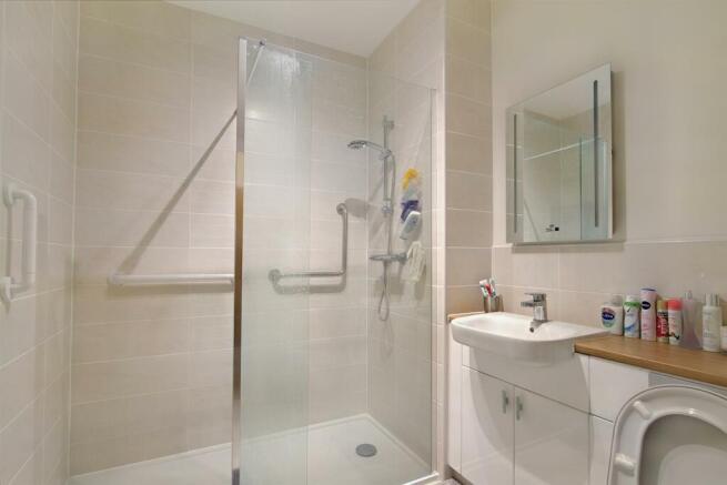 2 bed Apartment for sale Image 5