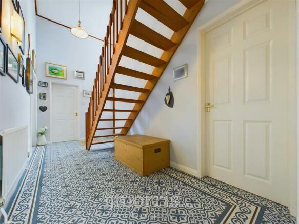 CAM03686G0-PR0133-STILL007.jpg
