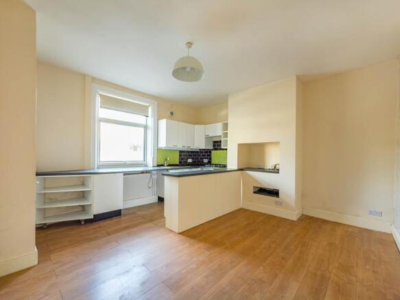 2 bed Terraced for sale Image 6