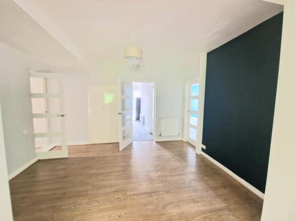 3 bed House to rent Image 7