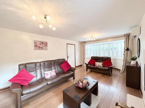 Whiphill Lane, Armthorpe, DN3 photo 3