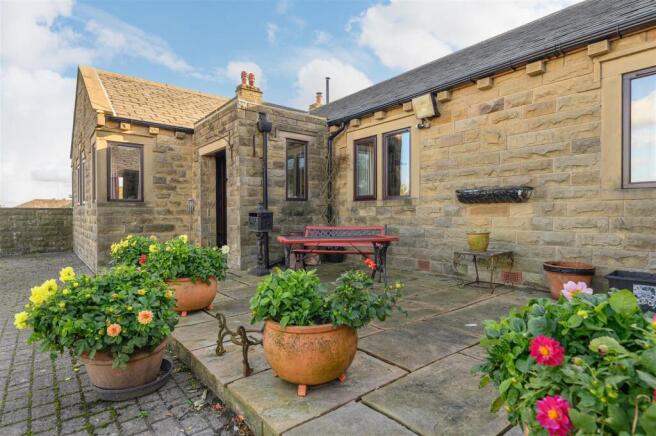 8 bed House for sale Image 5