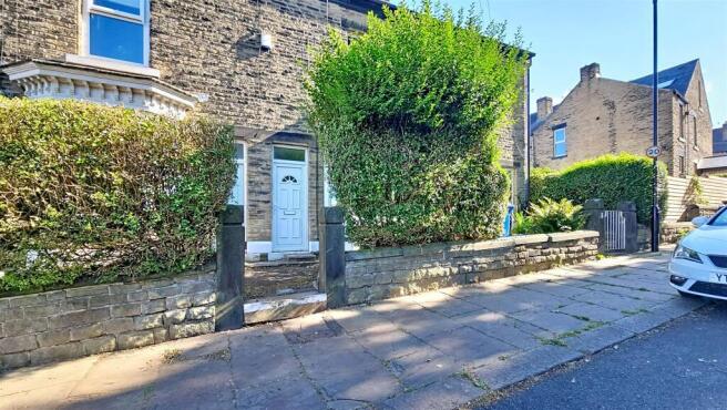 4 bed Terraced to rent Image 11