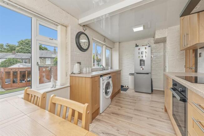 3 bed Terraced for sale Image 9