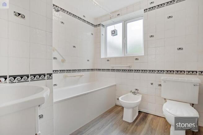 6_Bathroom-0.jpg