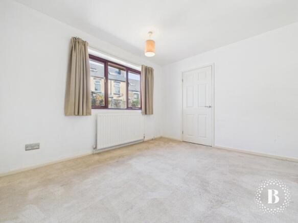 3 bed Semi-Detached to rent Image 11