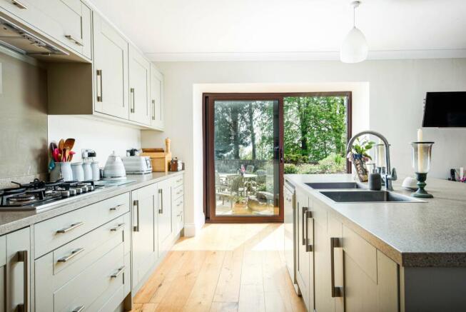 Kitchen_3.jpg