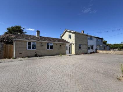 2 Brookmans Farm Cottages, Low Road, Harwich, Essex CO12 3TT
