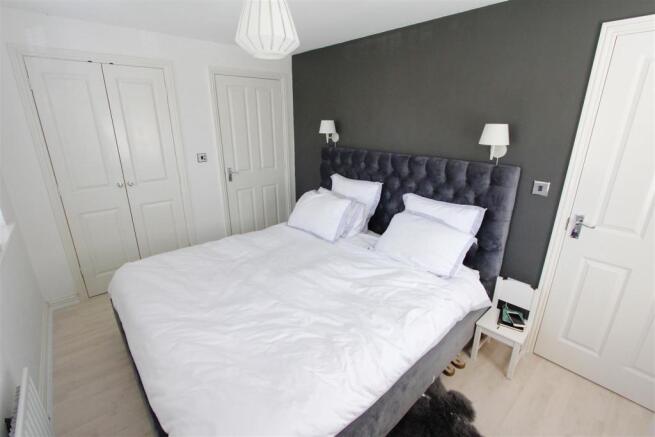 bed1.jpg