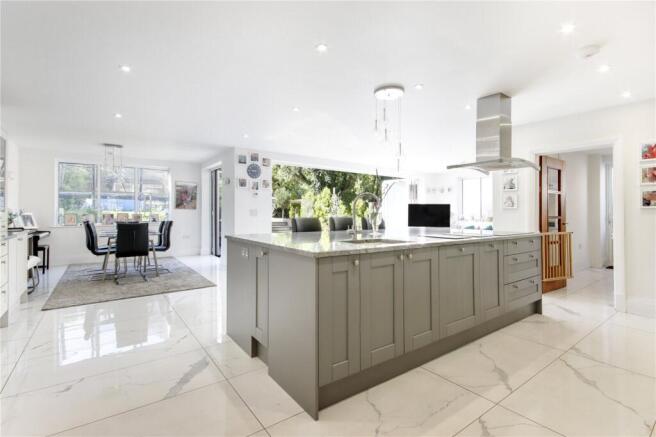 Kitchen/Breakfast Rm