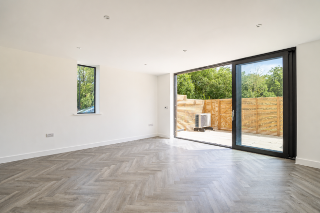 3 bed Town House for sale Image 4