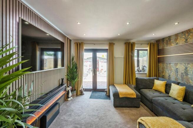 2 bed Semi-Detached for sale Image 10