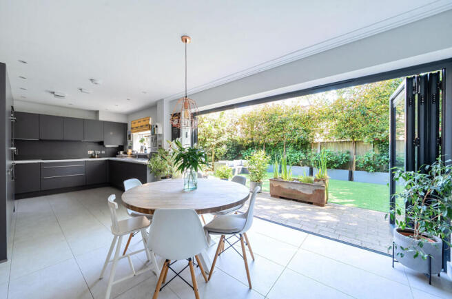 1290541-23-682ada...