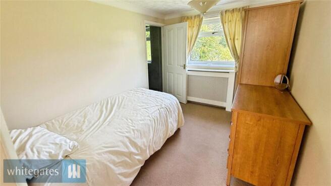 4 bed Bungalow for sale Image 10