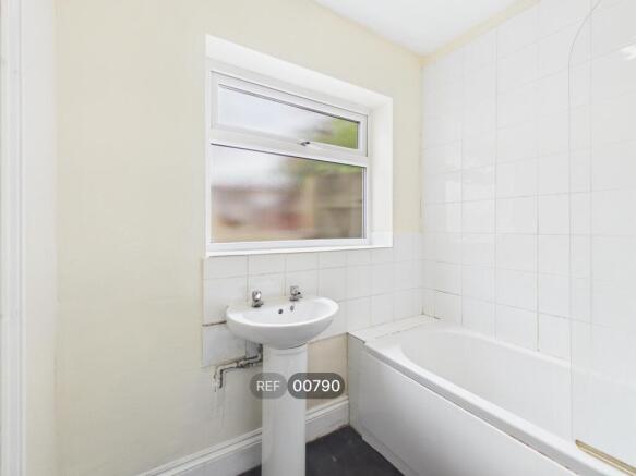 2 bed Terraced to rent Image 11