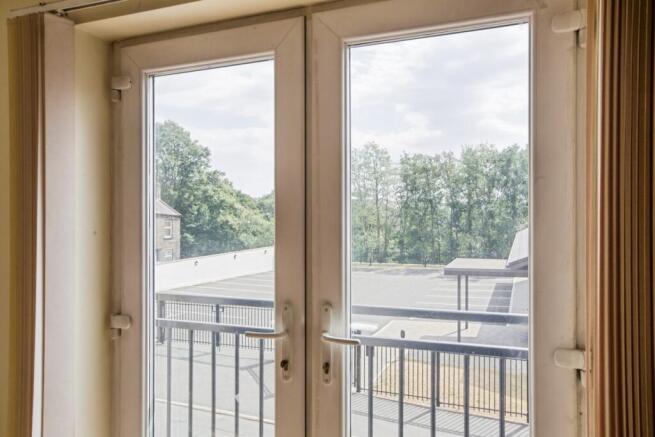 2 bed Flat for sale Image 4