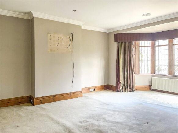 5 bed Detached for sale Image 5