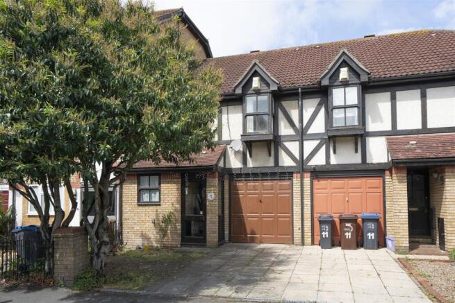 9 Mortlake Drive CR4 external 1.jpg