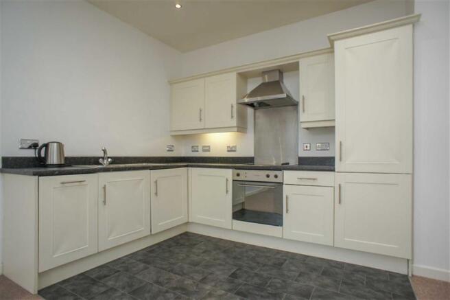 FITTED KITCHEN