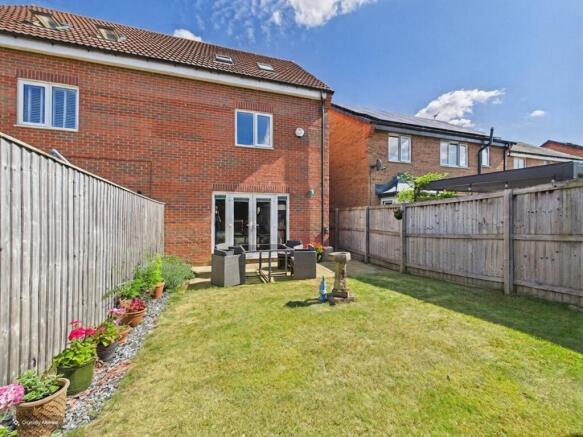 3 bed Semi-Detached for sale Image 9