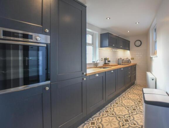 3 Bedroom End of Terrace Home