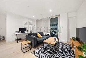 45, 25 Carrick House, Royal Crest Avenue, Silvertown, London E16 2SS