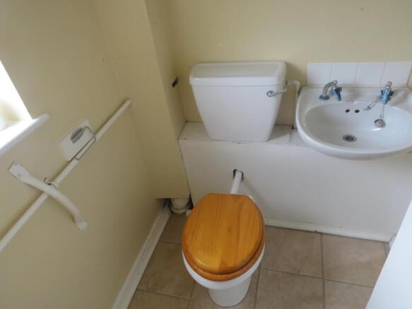 Cloakroom/wc