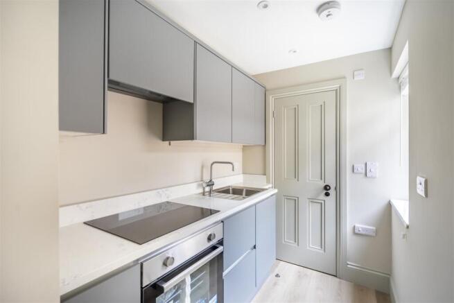 1 bed Apartment to rent Image 4