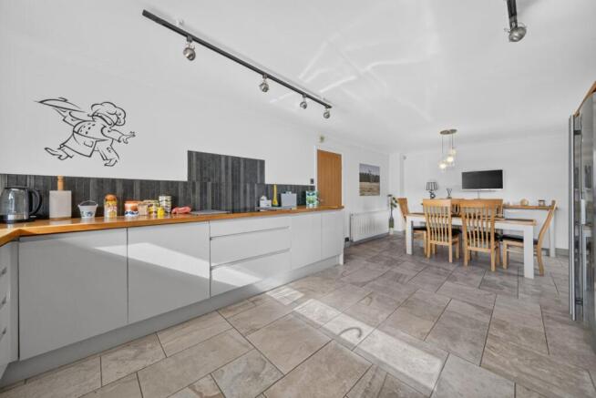 3 bed Detached for sale Image 8