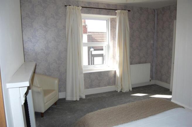 Bedroom 1b.jpg