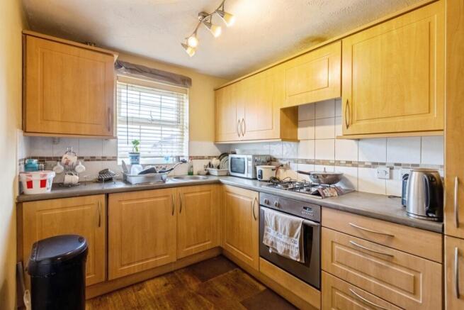 3 bed Semi-Detached for sale Image 6