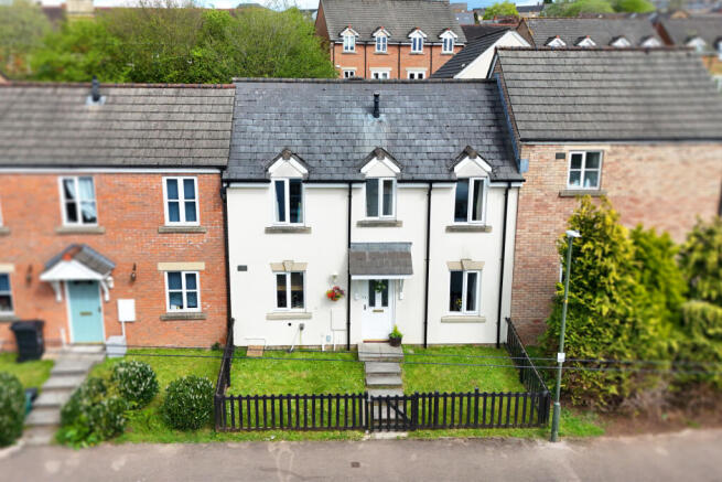 Charming & Beautifully Presented Three-Bedroom Ho