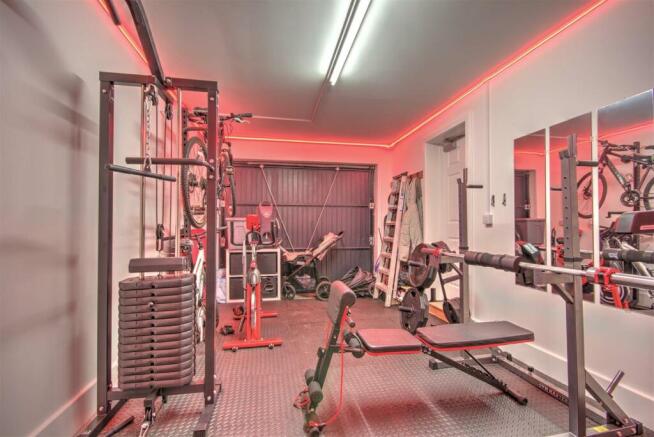 GARAGE