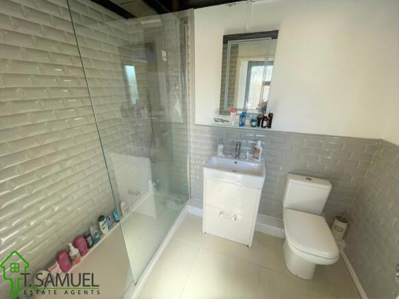 BATHROOM A