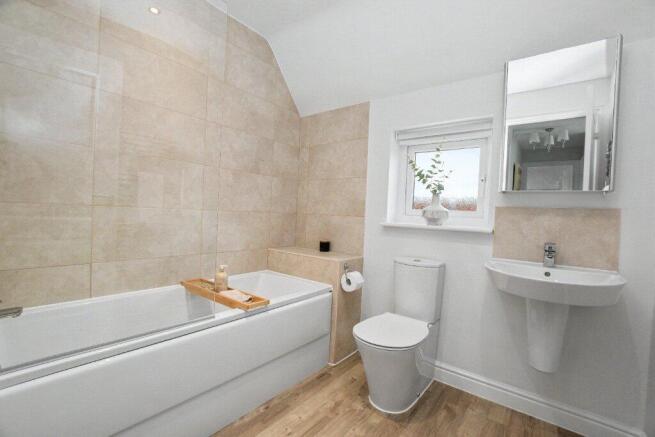 4 bed Detached for sale Image 9