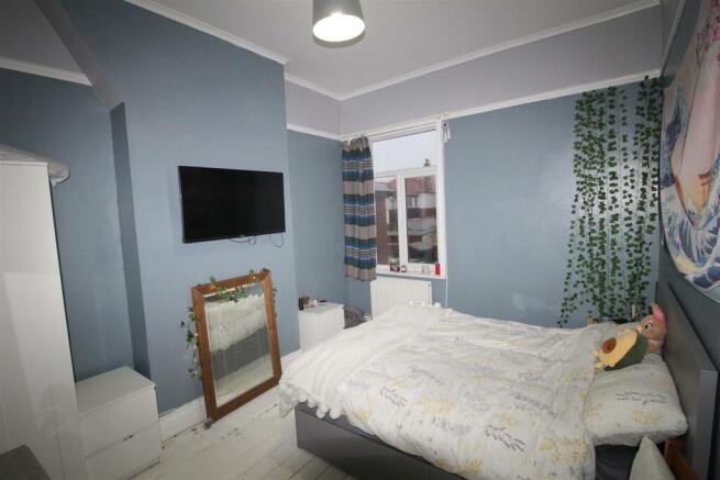 Lightburne Ave, 13 Bedroom Three 1.JPG