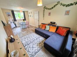 Flat 1, Thetford House, Rembrandt Way, Reading RG1 6QX