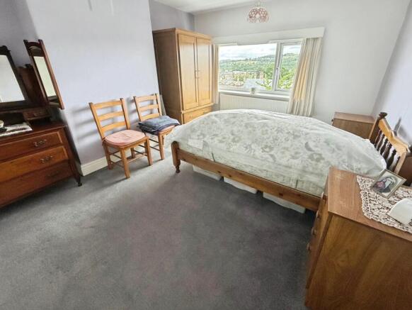 3 bed Semi-Detached for sale Image 11
