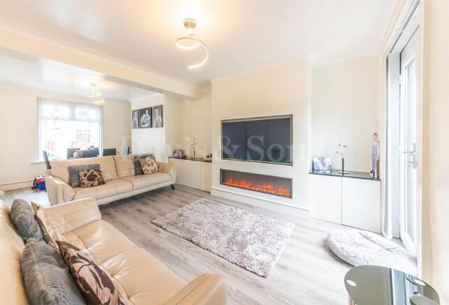 Lounge/Dining Room