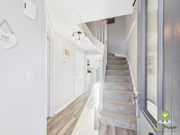 EweMove Estate Agents Basingstoke - 22 Lady Margar