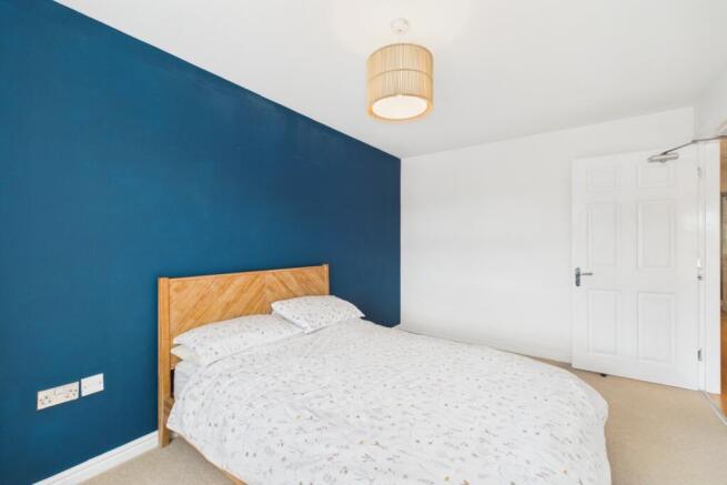 2 bed Flat for sale Image 6