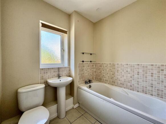 3 bed Terraced for sale Image 6