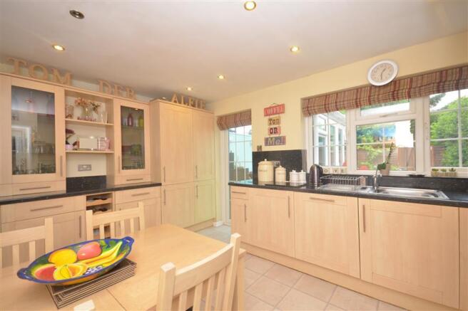 Kitchen/Dining Area