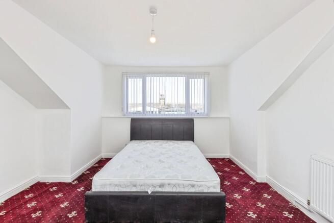 4 bed Terraced for sale Image 11