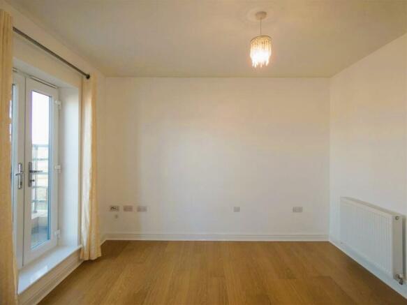 OPEN PLAN LOUNGE