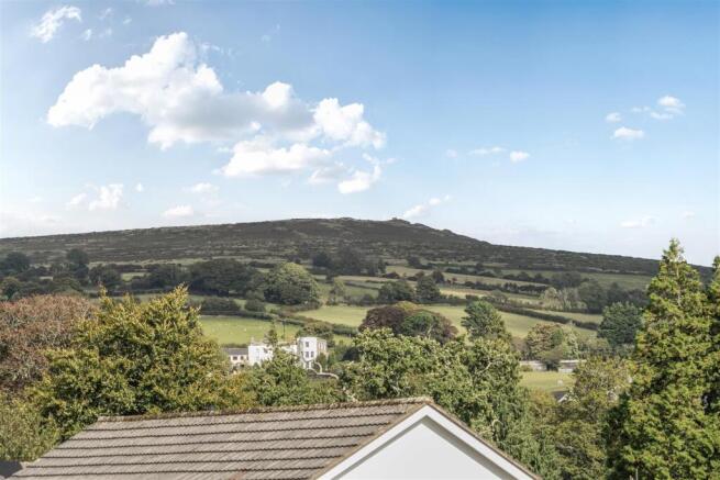 Crescent Gardens, Ivybridge photo 4