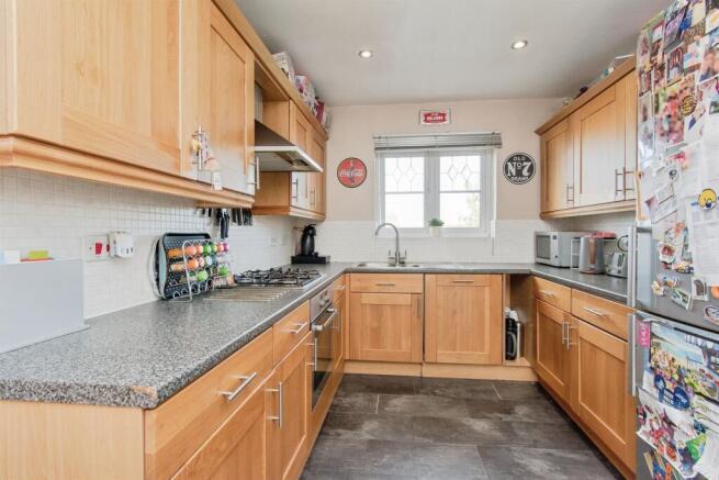 4 bed Town House for sale Image 6